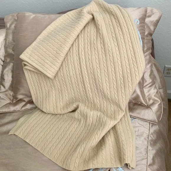 100% Cashmere Cable Knit Beige Scarf Shawl Wrap - Picture 4 of 8